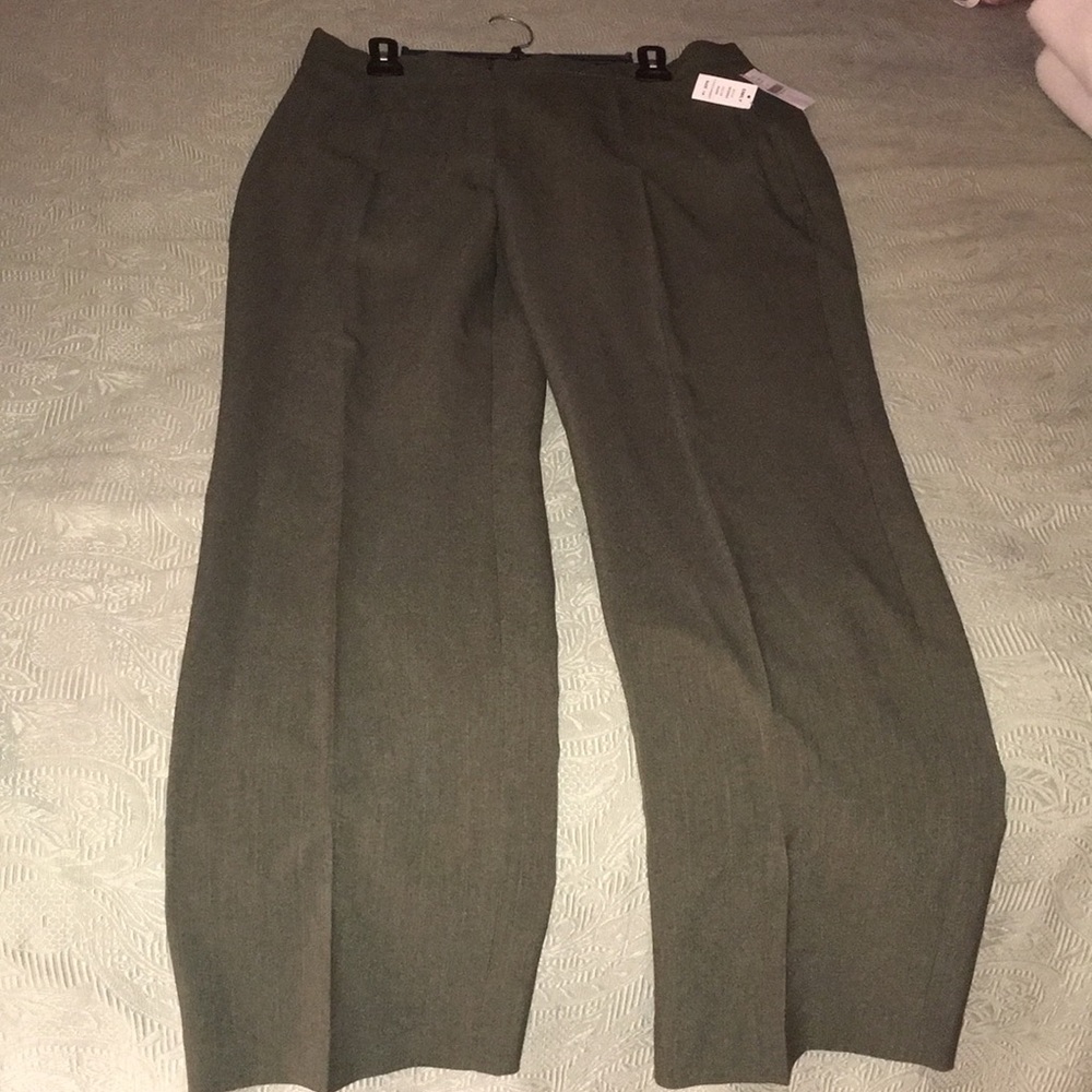 Lady's dress pants new with tags